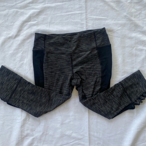 Athleta Women’s Cropped Leggings - Picture 2 of 5